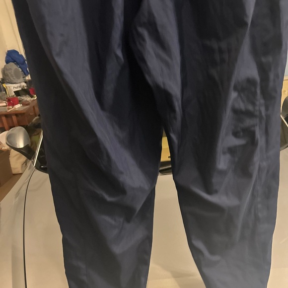 NIKE dri fit athletic pants. - Picture 12 of 16